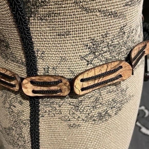 Brown/tan shell bead string Statement belt size 31-41” - Picture 3 of 8